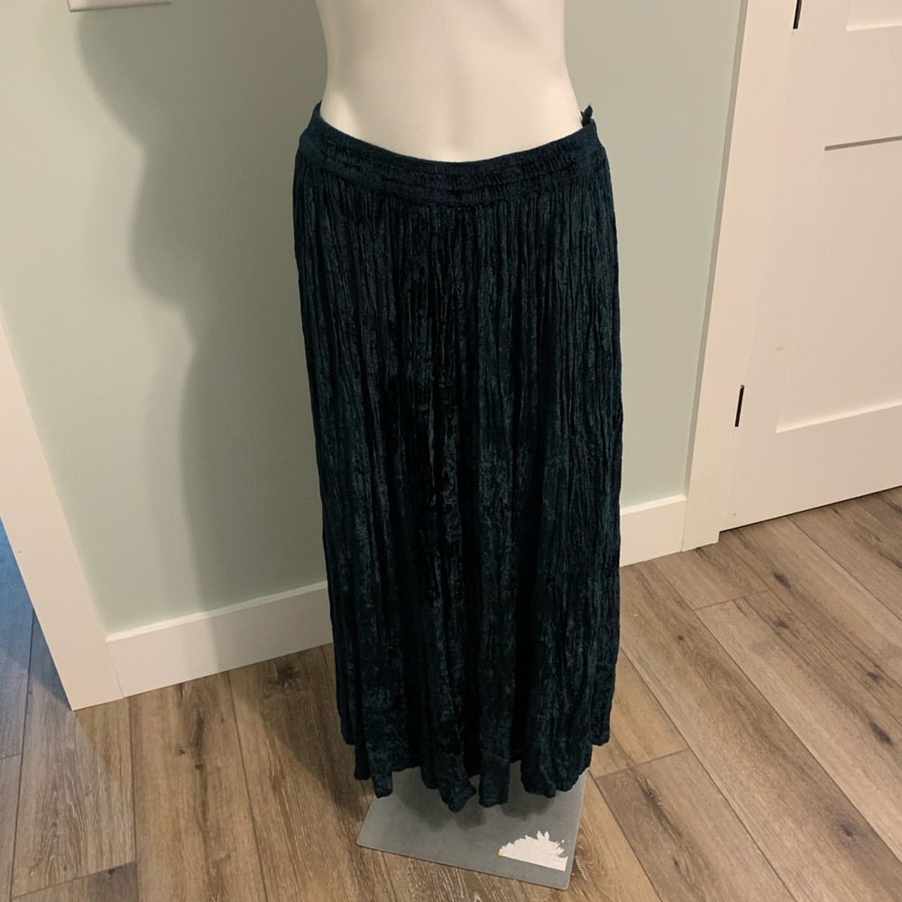 Avenue Emerald Green crushed velvet maxi skirt